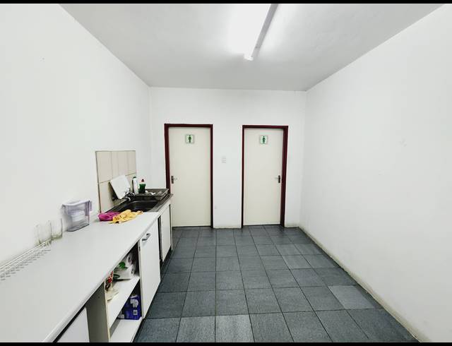 872M² WAREHOUSE FOR SALE IN KYA SANDS